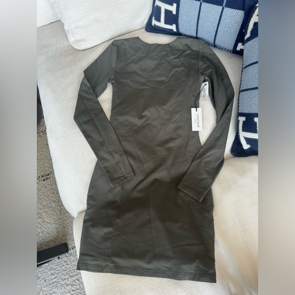 Contour crew dress BNWT